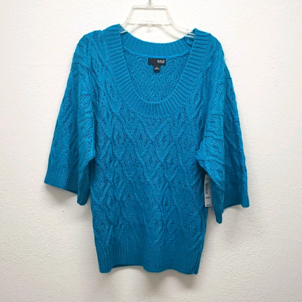 NWT Teal blue round neck sweater 3/4 sleeve Medium